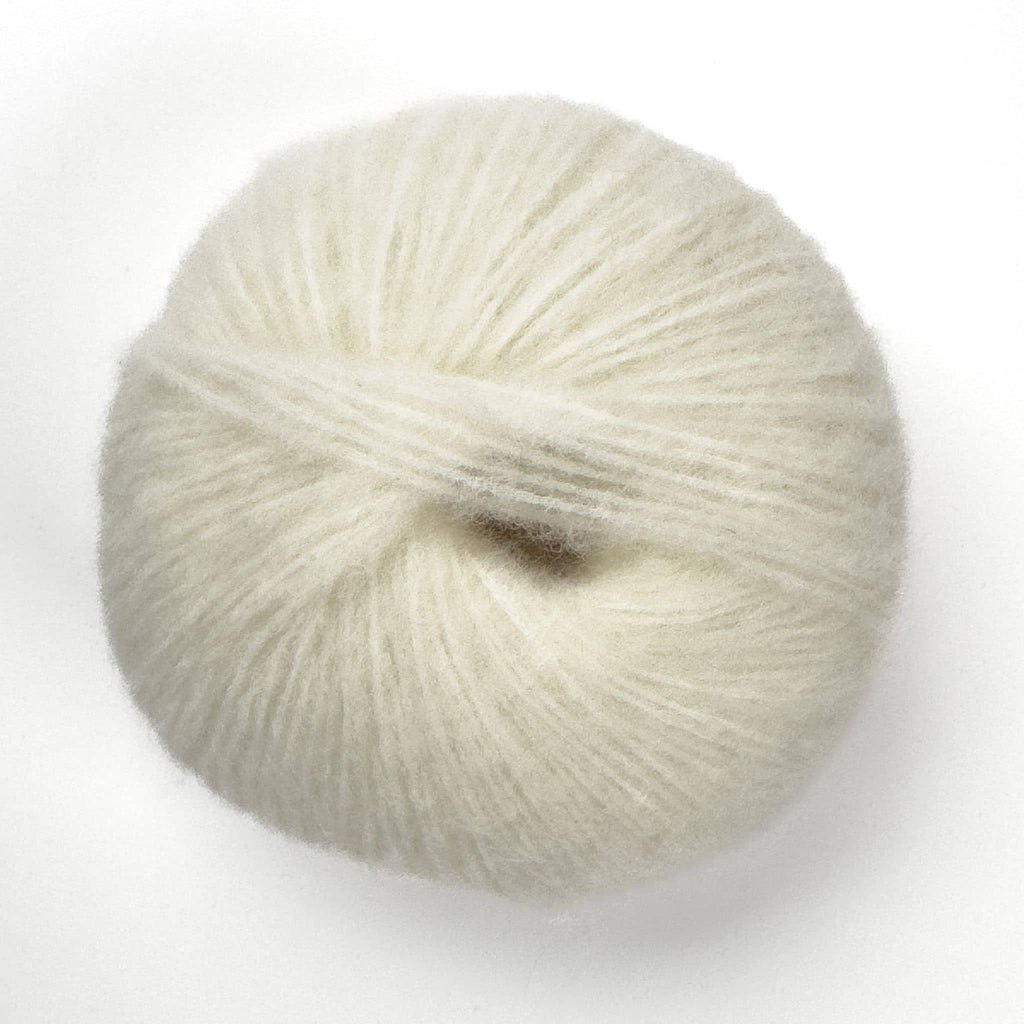 NOVA Ivory – 86% Peruvian Highland wool, 50 g / 150 m | The Woolcatcher