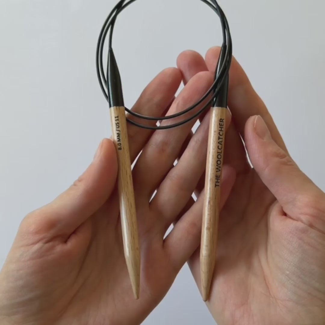 8 mm : 60 cm circular knitting needles